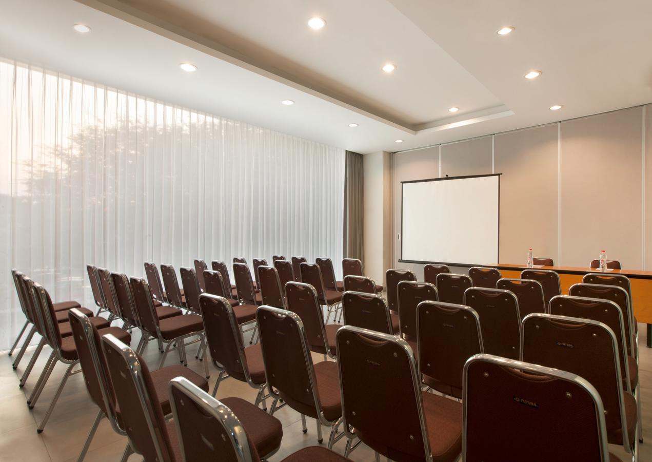Amaris Hotel Darmo Σουραμπάγια Εξωτερικό φωτογραφία