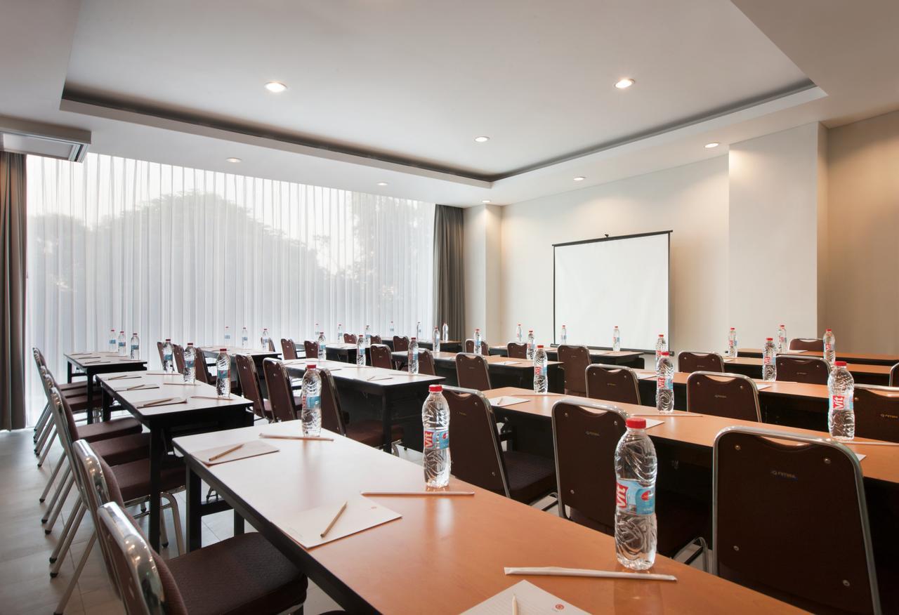 Amaris Hotel Darmo Σουραμπάγια Εξωτερικό φωτογραφία
